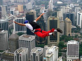 Afbeelding: BASE jumps vanaf de Petronas Twin-towers