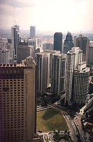 Afbeelding: Skyline vanaf de Petronas Tower skybridge