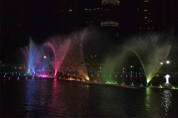 Afbeelding: De fontein in het KLCC park.