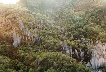 Afbeelding: De pinnacles.